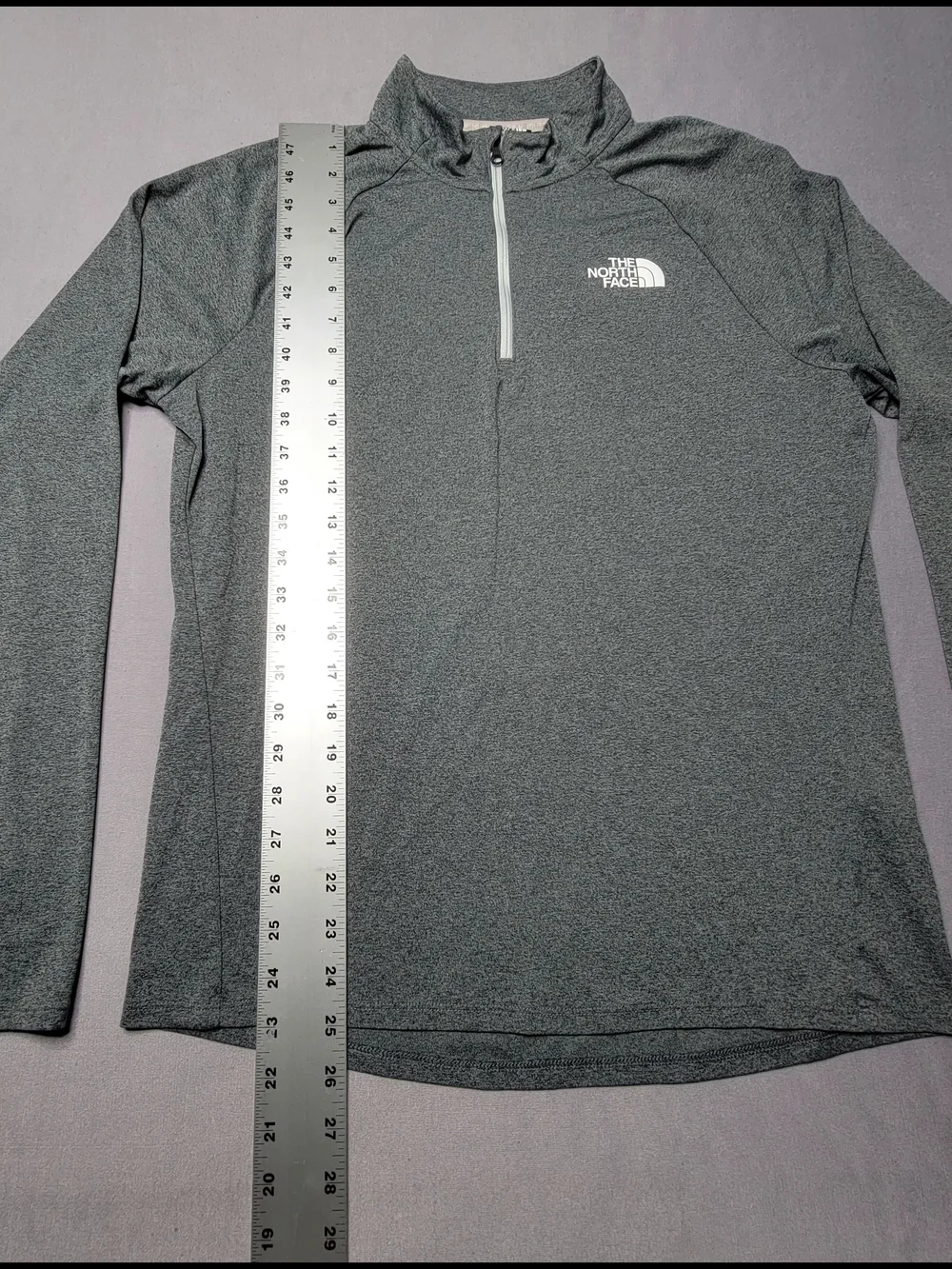 The North Face Men's Grey 1/4-Zip Long Sleeve Pullover Size M